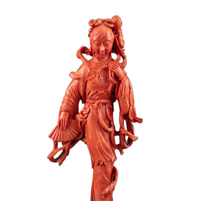 statuette femme corail rouge